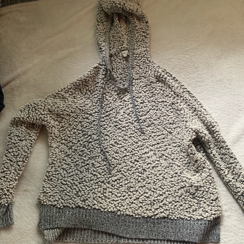 Popcorn style sweater